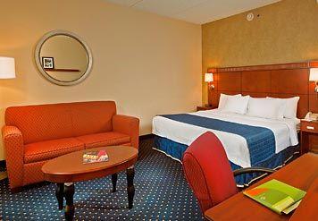 Courtyard By Marriott Greensboro Zewnętrze zdjęcie