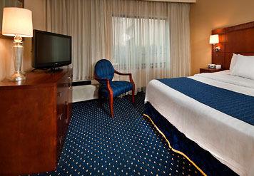 Courtyard By Marriott Greensboro Zewnętrze zdjęcie