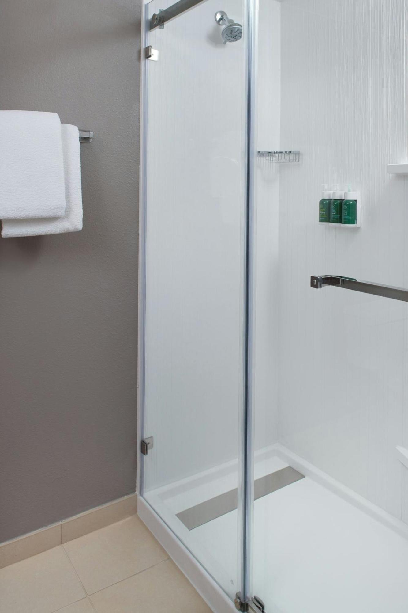 Courtyard By Marriott Greensboro Zewnętrze zdjęcie