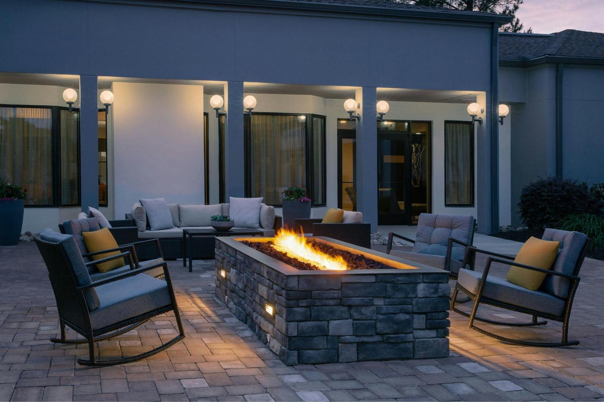 Courtyard By Marriott Greensboro Zewnętrze zdjęcie