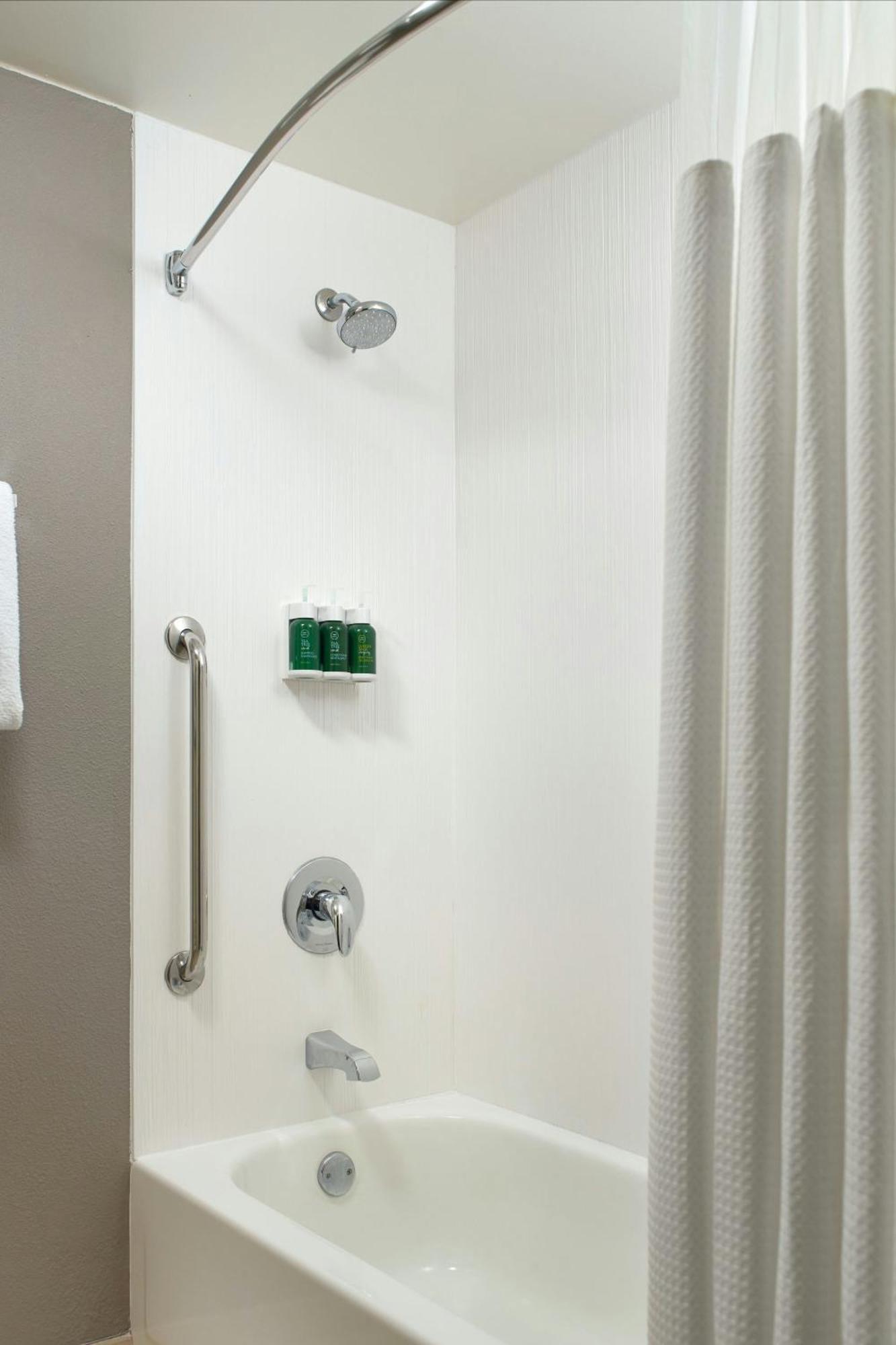 Courtyard By Marriott Greensboro Zewnętrze zdjęcie