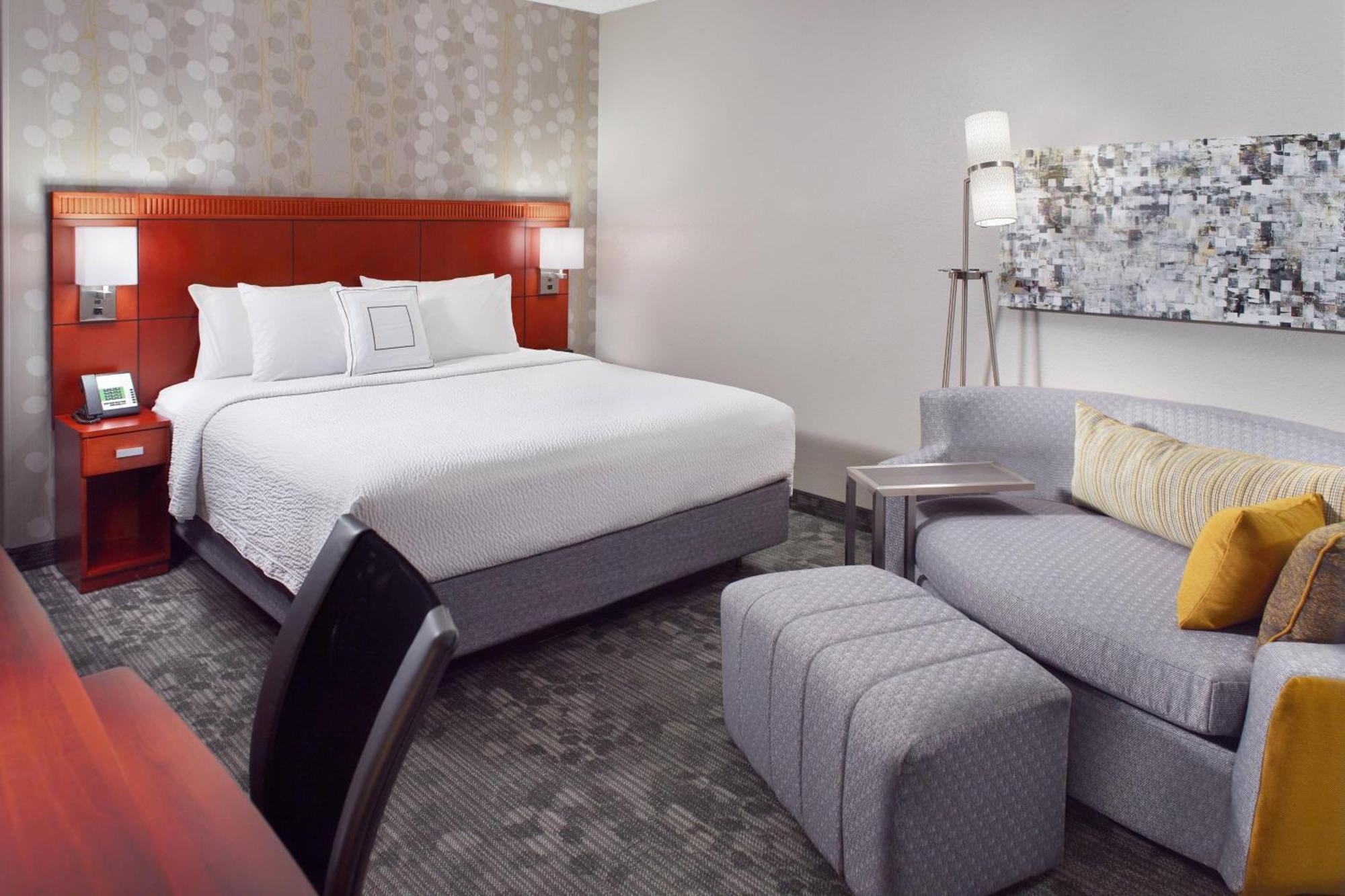 Courtyard By Marriott Greensboro Zewnętrze zdjęcie