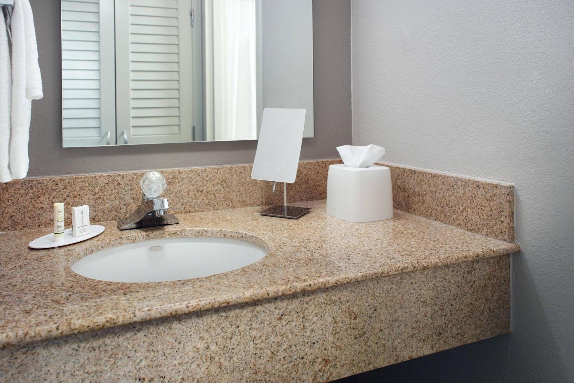 Courtyard By Marriott Greensboro Zewnętrze zdjęcie