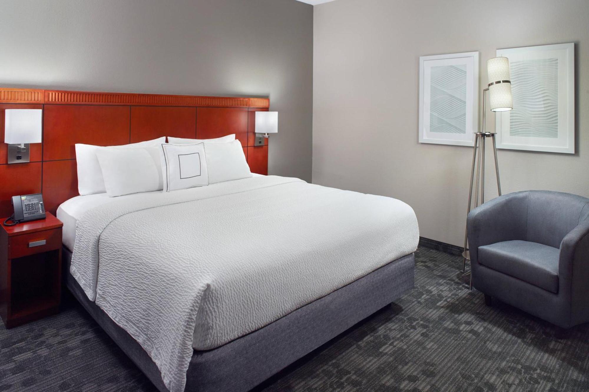 Courtyard By Marriott Greensboro Zewnętrze zdjęcie